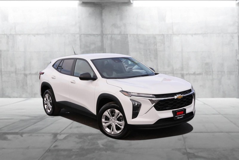 Chevrolet Trax Vehicle Image 02