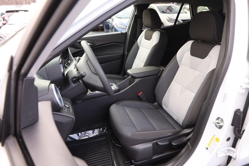 Chevrolet Trax Vehicle Image 08