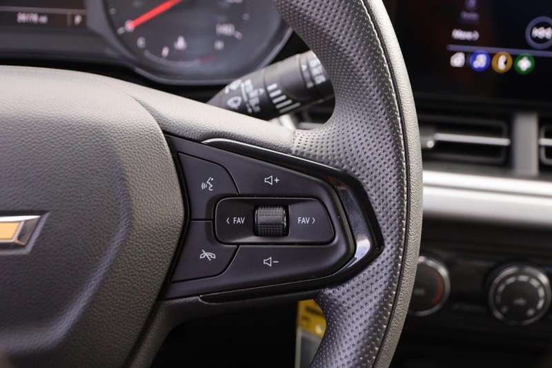 Chevrolet Trax Vehicle Image 12