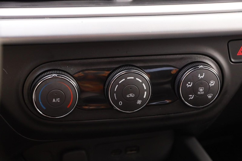 Chevrolet Trax Vehicle Image 16