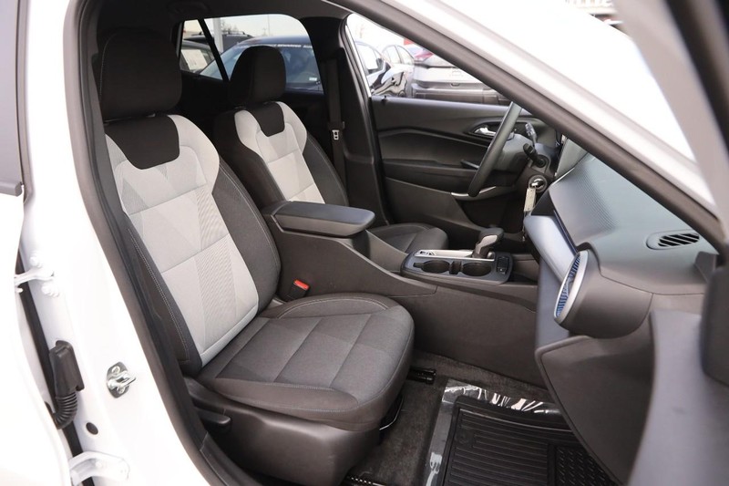 Chevrolet Trax Vehicle Image 23