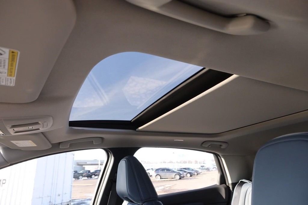 Nissan ARIYA Vehicle Image 09