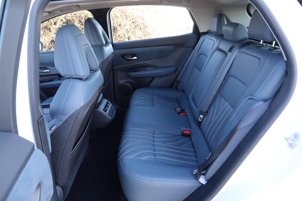 Nissan ARIYA Vehicle Image 11