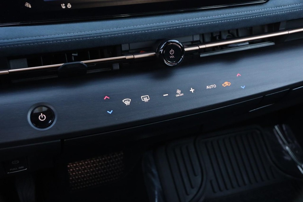 Nissan ARIYA Vehicle Image 20