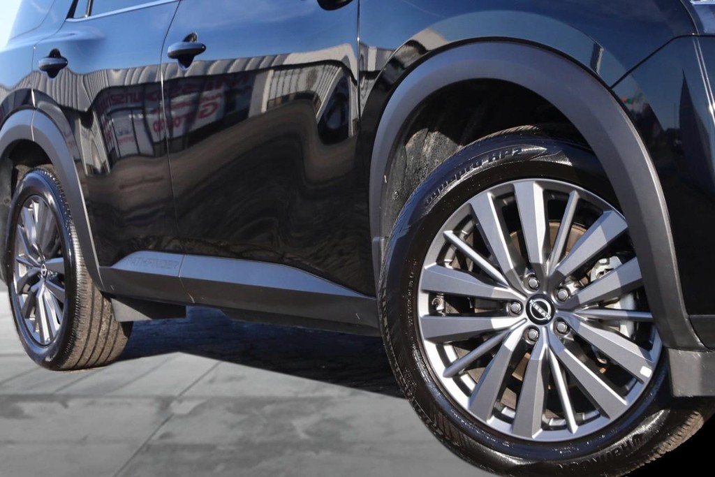 Nissan Pathfinder Vehicle Image 03