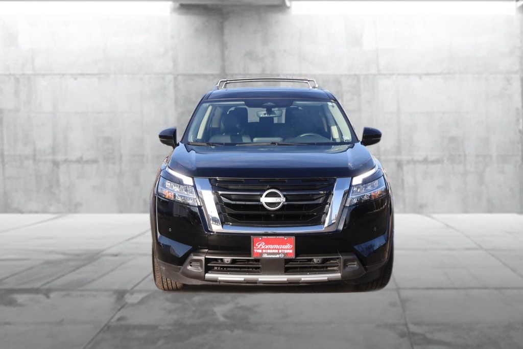 Nissan Pathfinder Vehicle Image 04