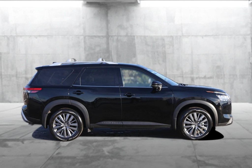 Nissan Pathfinder Vehicle Image 05