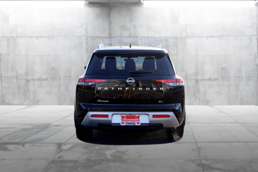 Nissan Pathfinder Vehicle Image 06