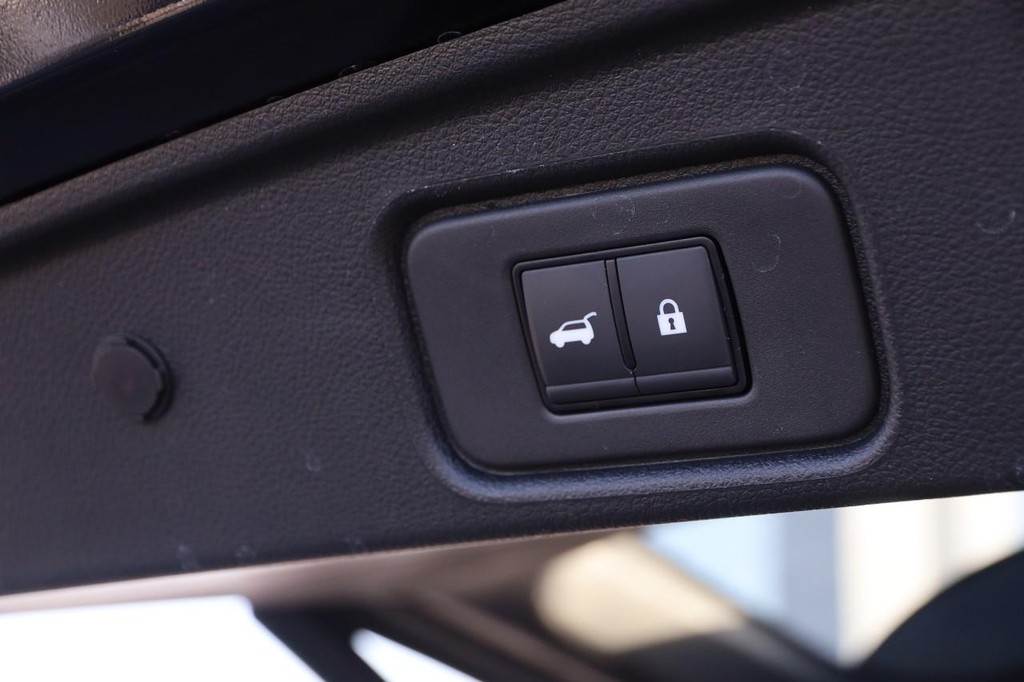 Nissan Pathfinder Vehicle Image 08