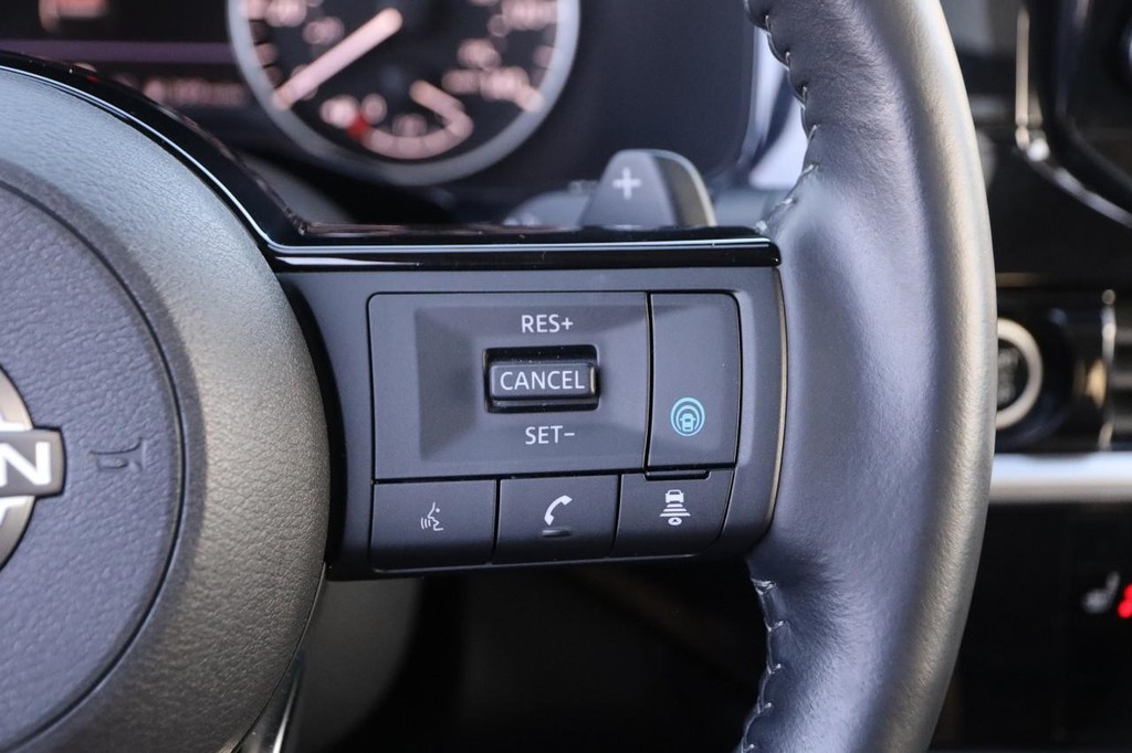 Nissan Pathfinder Vehicle Image 14