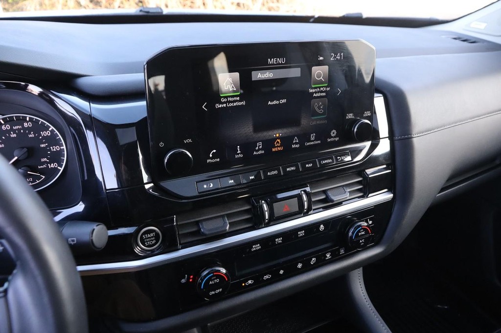 Nissan Pathfinder Vehicle Image 17