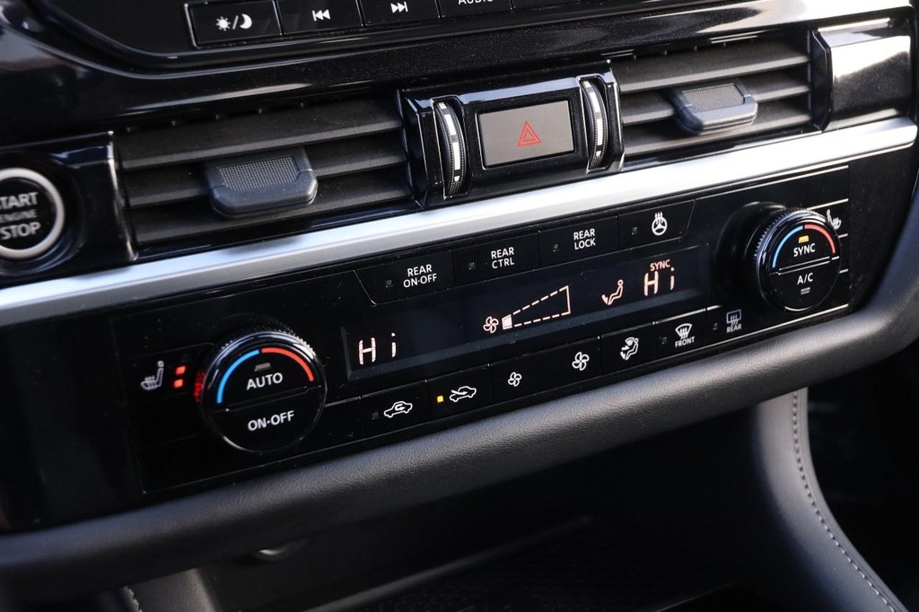 Nissan Pathfinder Vehicle Image 19