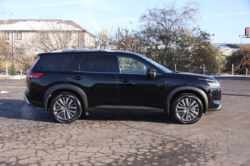 Nissan Pathfinder Vehicle Image 05