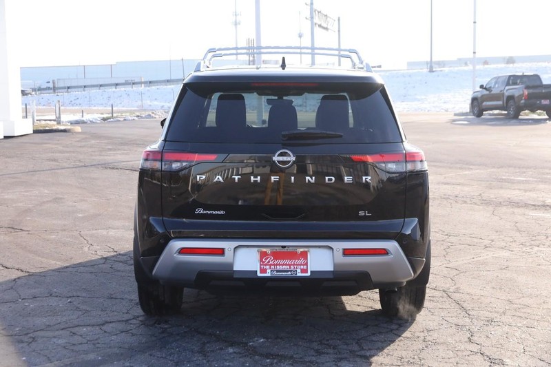 Nissan Pathfinder Vehicle Image 06