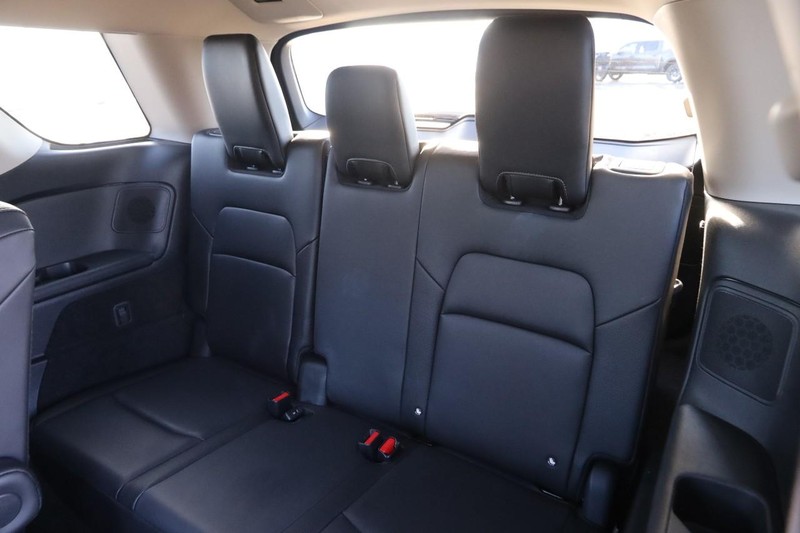 Nissan Pathfinder Vehicle Image 11