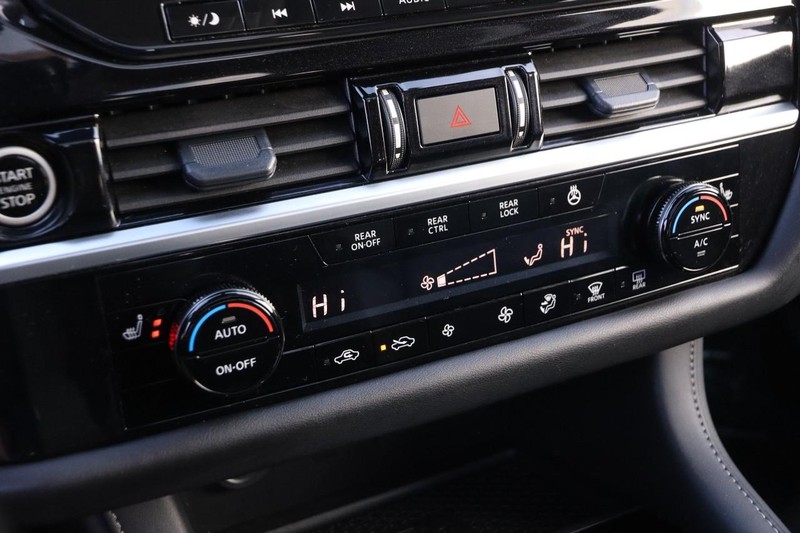 Nissan Pathfinder Vehicle Image 19