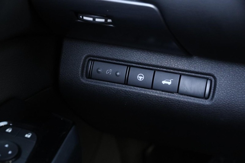 Nissan Pathfinder Vehicle Image 21