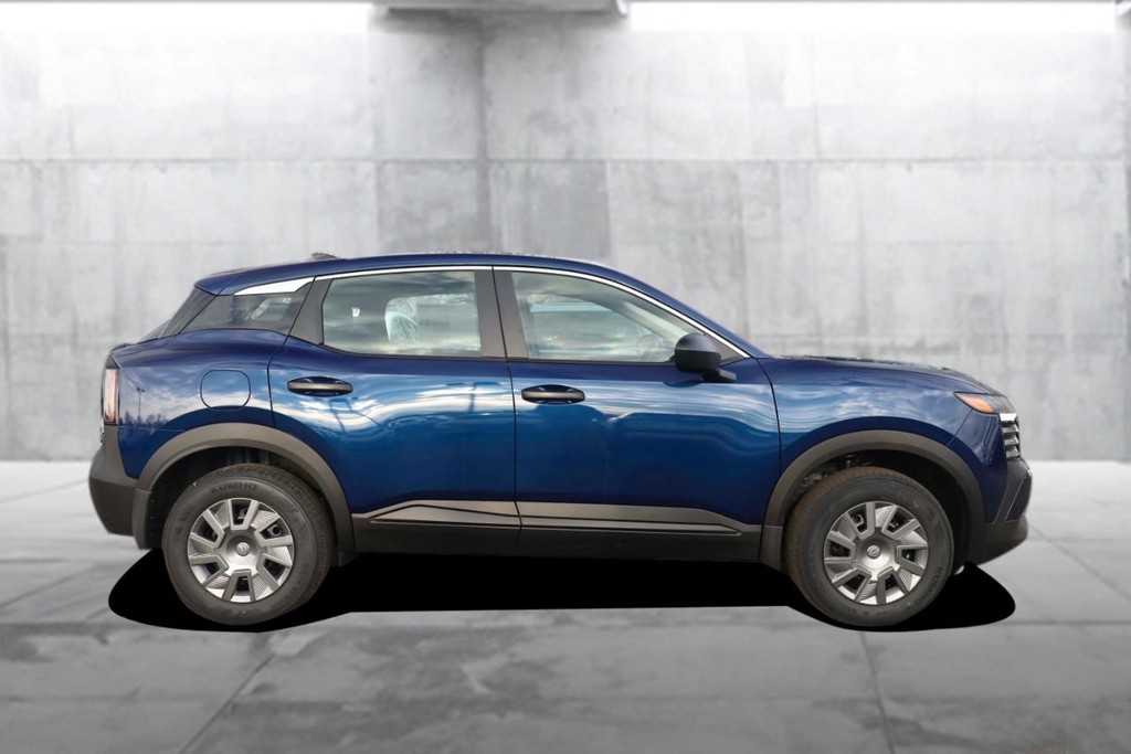 Nissan Kicks Vehicle Image 05
