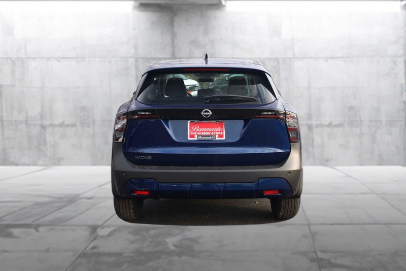 Nissan Kicks Vehicle Image 06