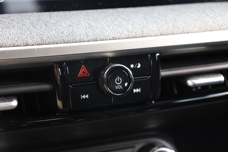 Nissan Kicks Vehicle Image 13