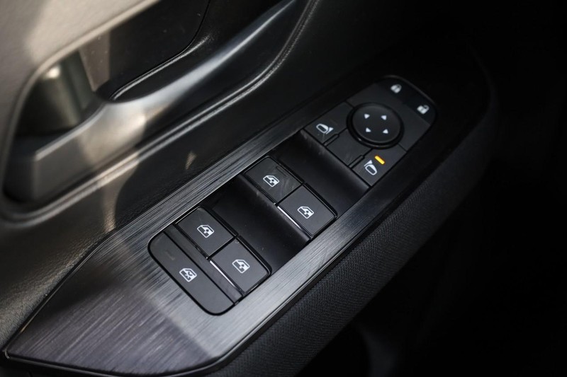 Nissan Kicks Vehicle Image 18