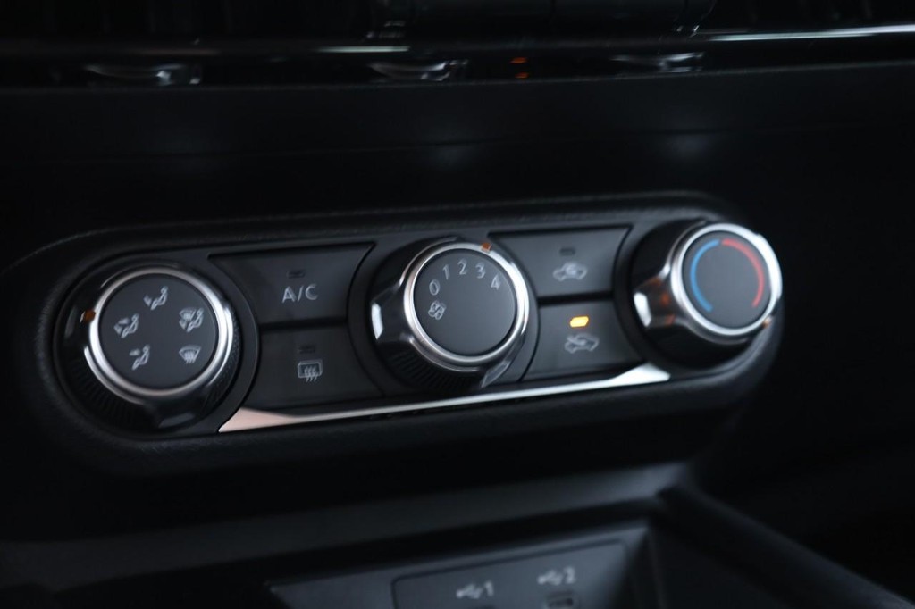 Nissan Kicks Vehicle Image 14