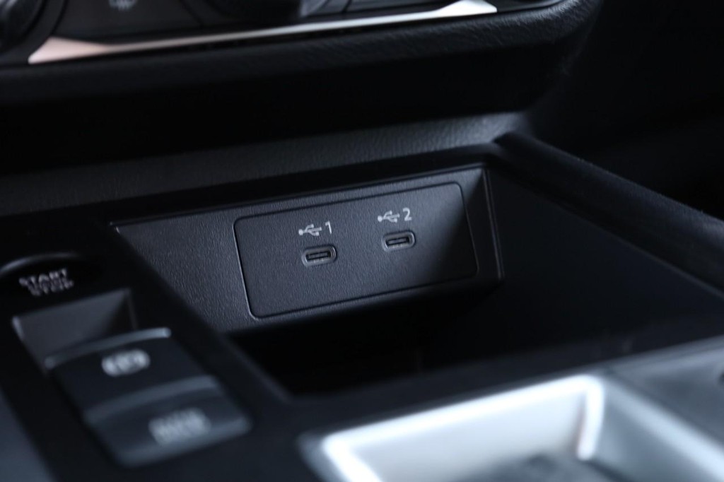 Nissan Kicks Vehicle Image 15