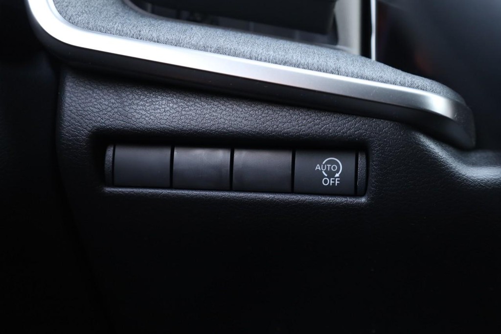 Nissan Kicks Vehicle Image 19