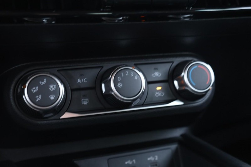 Nissan Kicks Vehicle Image 14