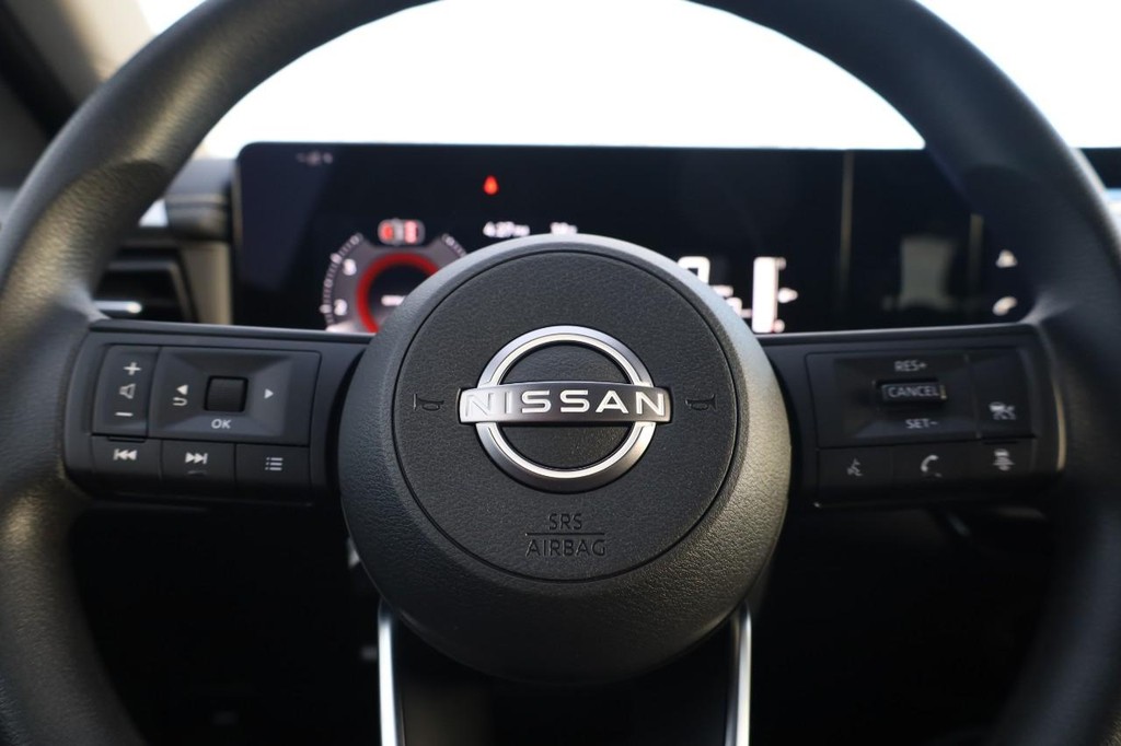 Nissan Kicks Vehicle Image 09