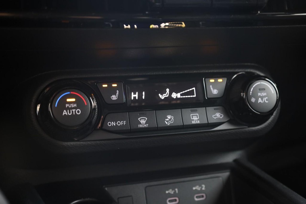 Nissan Kicks Vehicle Image 14