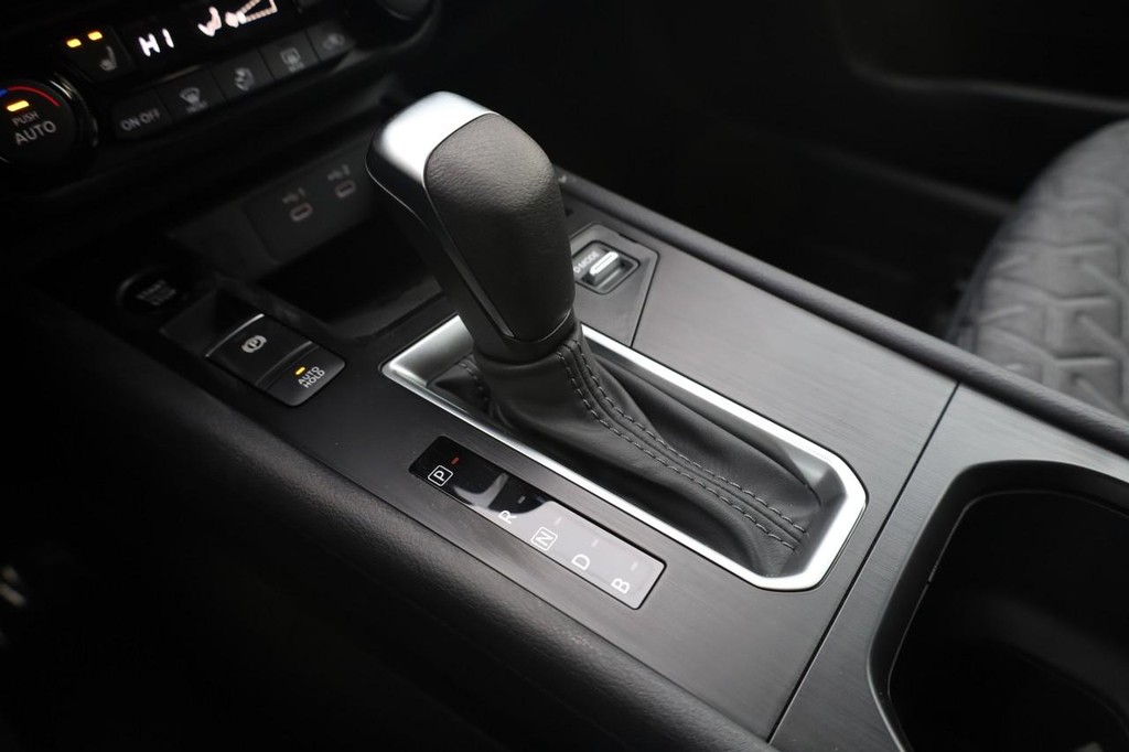 Nissan Kicks Vehicle Image 16