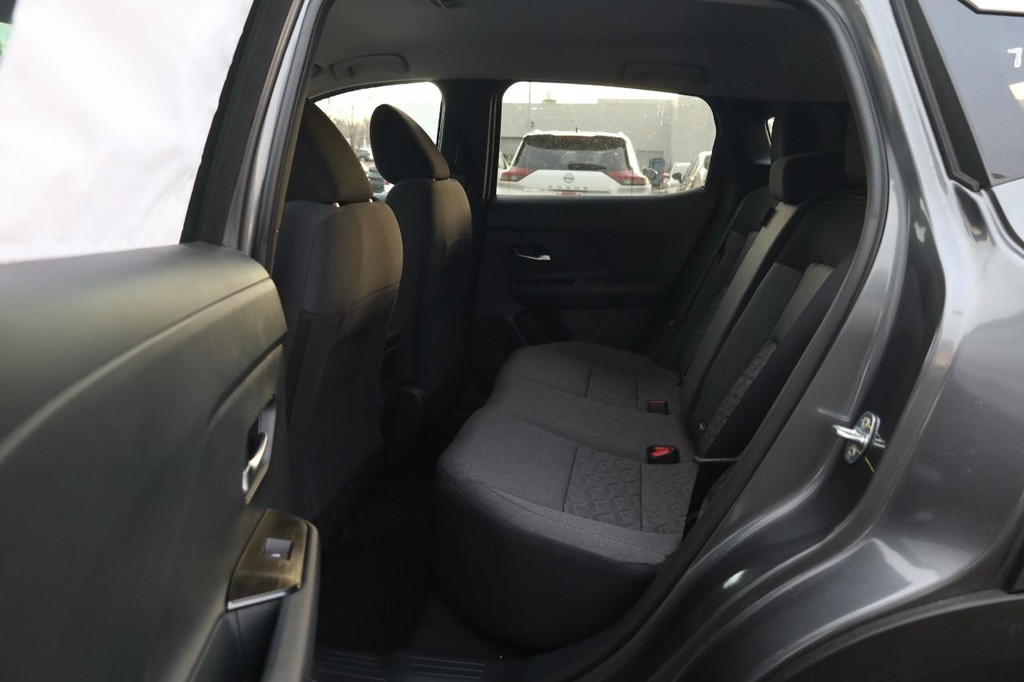 Nissan Kicks Vehicle Image 20