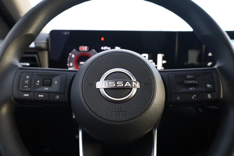 Nissan Kicks Vehicle Image 09