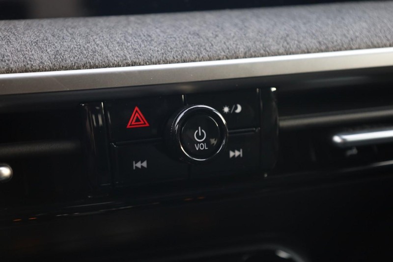 Nissan Kicks Vehicle Image 13