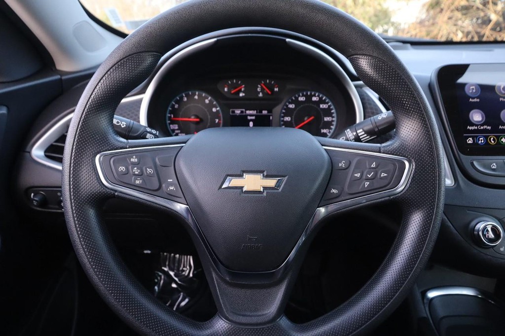 Chevrolet Malibu Vehicle Image 10