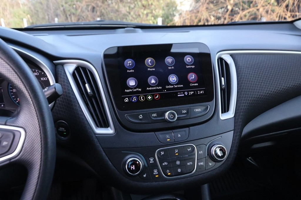 Chevrolet Malibu Vehicle Image 15