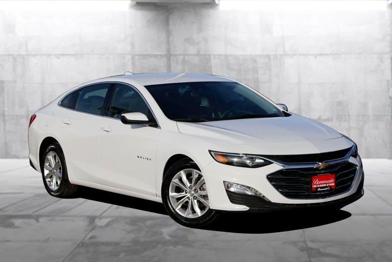 Chevrolet Malibu Vehicle Image 02