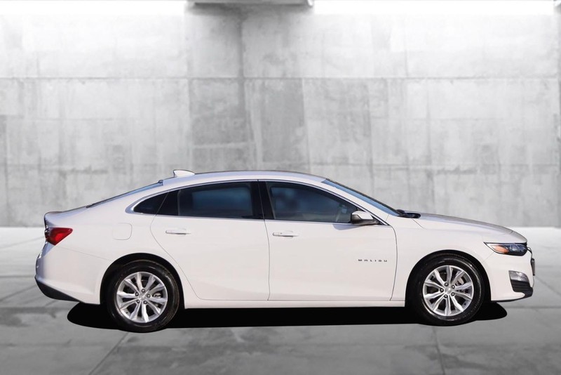 Chevrolet Malibu Vehicle Image 05
