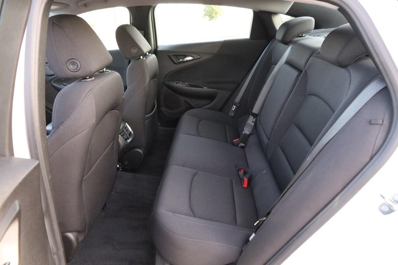 Chevrolet Malibu Vehicle Image 09