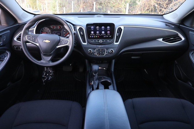 Chevrolet Malibu Vehicle Image 19