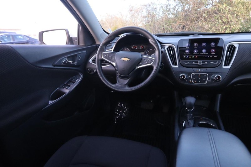 Chevrolet Malibu Vehicle Image 20