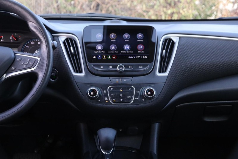 Chevrolet Malibu Vehicle Image 22