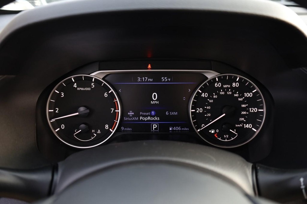 Nissan Altima Vehicle Image 10