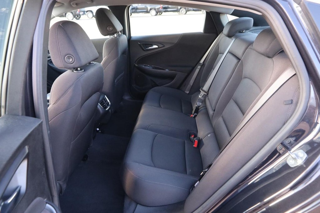 Chevrolet Malibu Vehicle Image 09