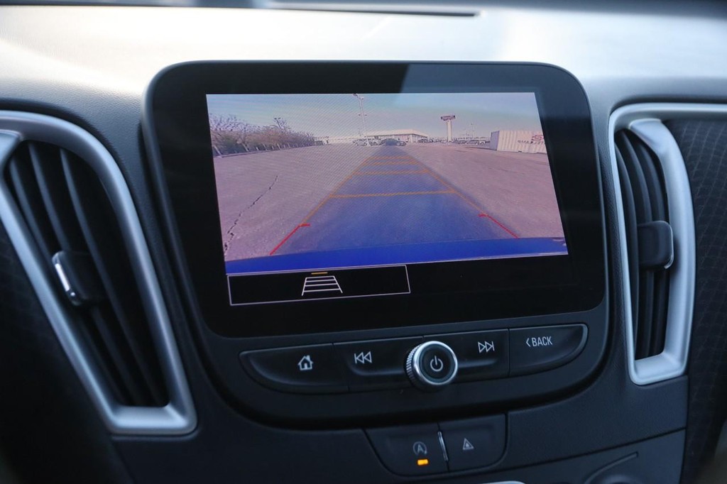 Chevrolet Malibu Vehicle Image 15