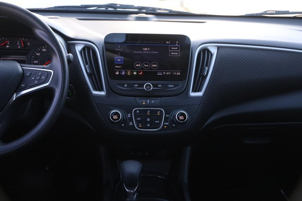 Chevrolet Malibu Vehicle Image 21