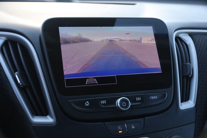 Chevrolet Malibu Vehicle Full-screen Gallery Image 15