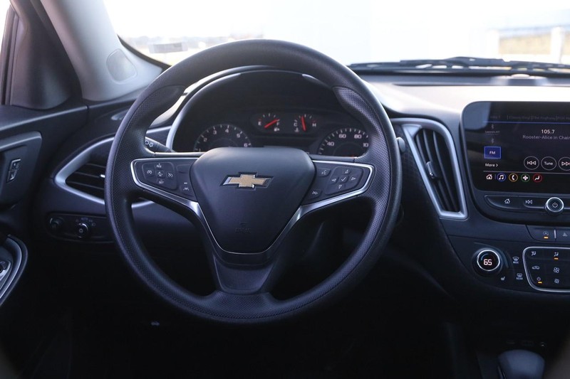 Chevrolet Malibu Vehicle Full-screen Gallery Image 20