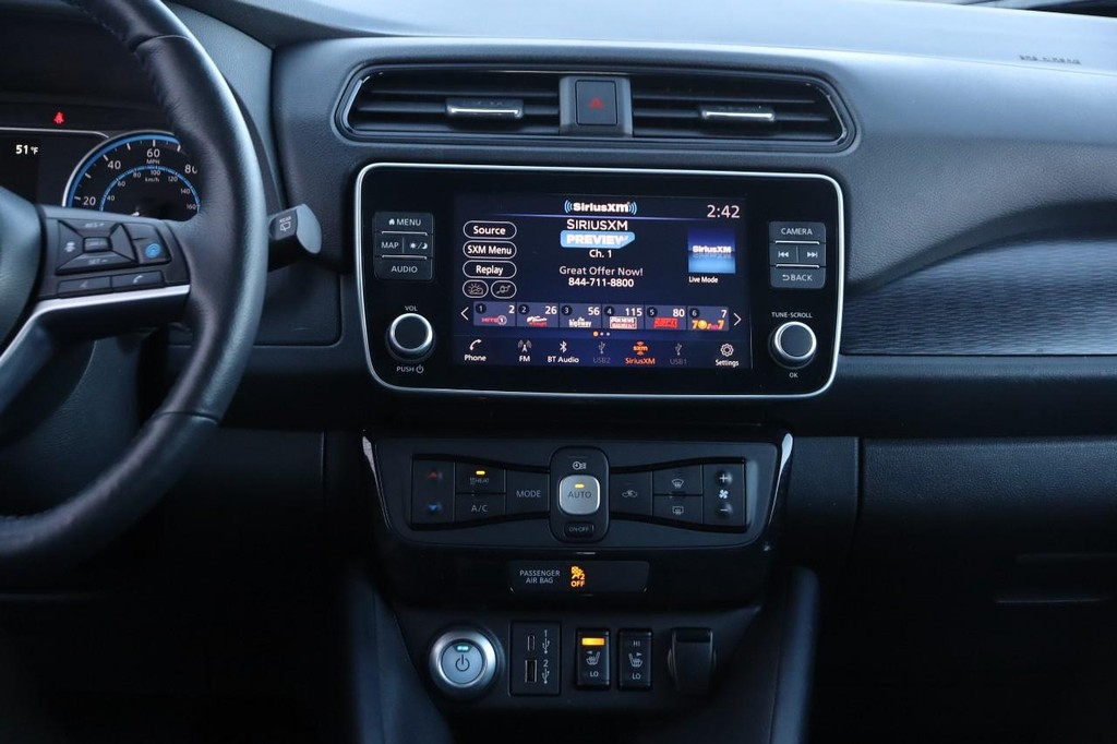 Nissan LEAF Vehicle Image 22